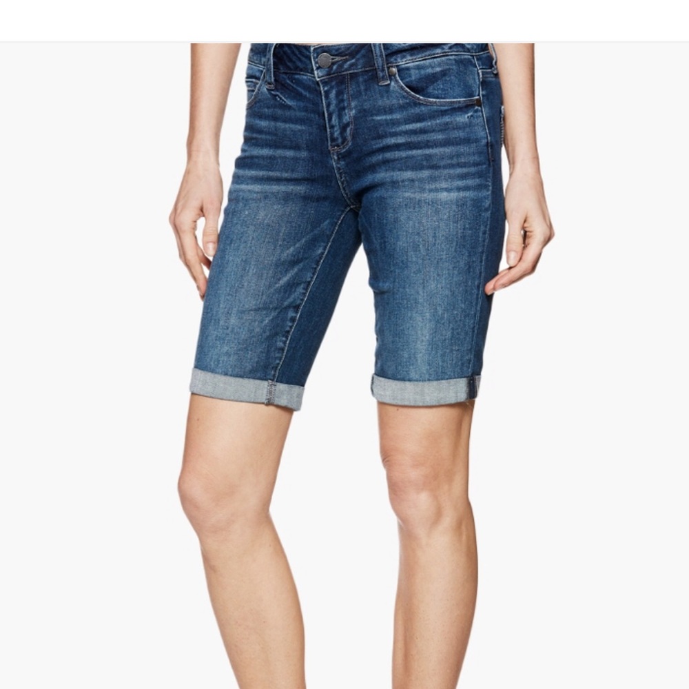 Paige Bermuda Shorts, 27